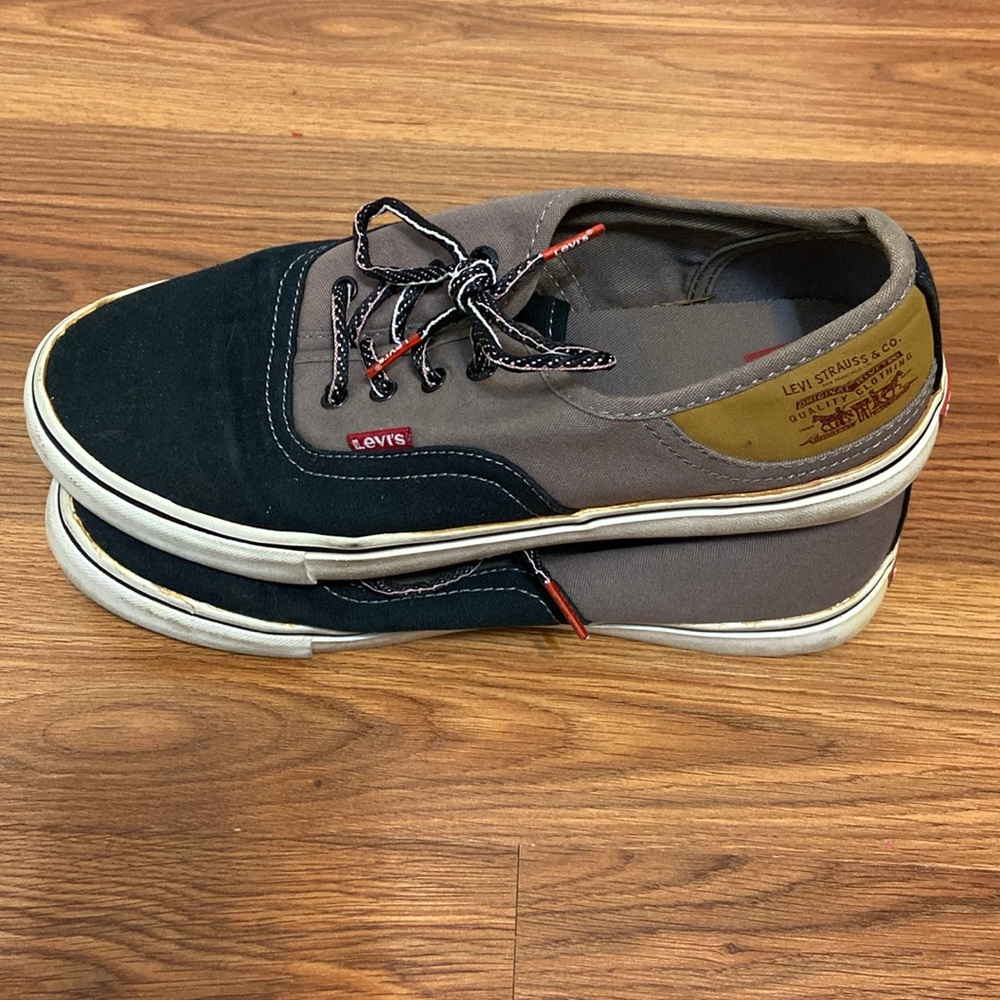 Levi’s Shoes - Picture 3 of 6